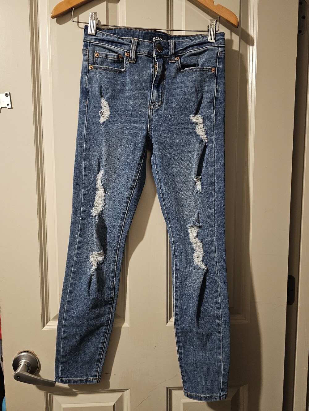 Distressed Blue Women’s Skinny Jeans
